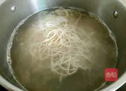 Illustration of how to make shrimp cold noodles 5
