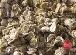 Illustration of how to make Yuqian egg fried rice 3