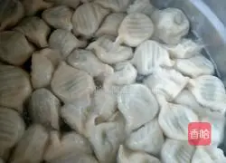 Illustration of how to make Bayu Dumplings 5