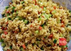 Illustration of how to make curry fried rice 4