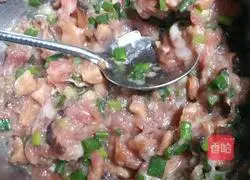 Illustration of how to make purple sweet potato and mushroom meat buns 7