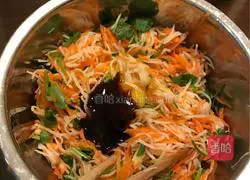 Illustration of how to make spiced potato pancakes 1