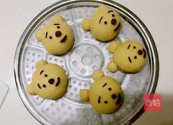 Illustration of how to make Pooh Steamed Buns with Bean Paste 17