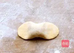 Illustration of how to make golden ingot steamed buns 12