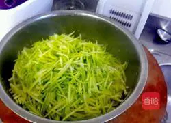 Illustration of how to make zucchini and egg dumplings 2