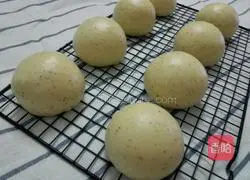 Illustration of how to make red date, oatmeal and milk steamed buns 8