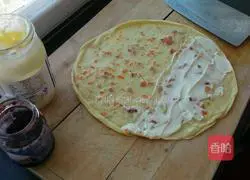 Illustration of how to make salad egg cake 10