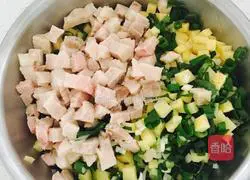 Illustration of how to make steamed buns with pine needles 3