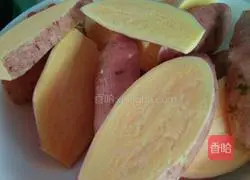 Illustration of how to bake sweet potatoes with electric baking pan 2