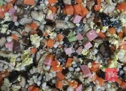 Nutritious barley fried rice recipe illustration 7