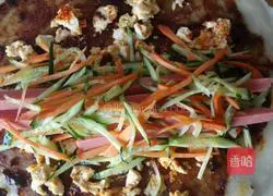 Illustration of how to make ham and egg pancakes 10