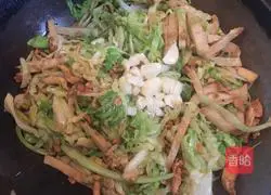 Illustration of how to make fried pancakes 13