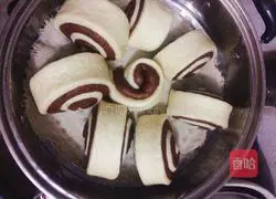 Illustration of how to make two-color steamed buns 14