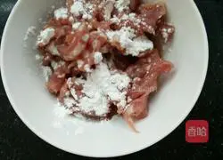 Illustration of how to make fried noodles with shredded pork 5