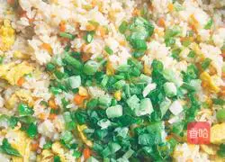 Illustration of how to make egg fried rice 7