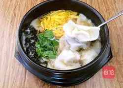 Illustration of how to make shrimp wontons 14