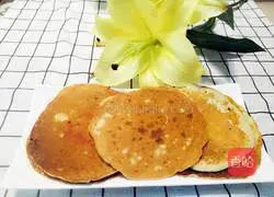 Illustration of how to make banana egg waffles 9