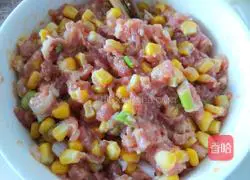 Illustration of how to make corn and meat wontons 6