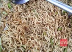 Illustration of how to make fried noodles 8