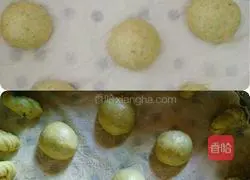 Illustration of how to make mung bean round steamed buns 10