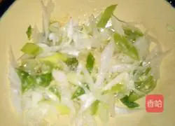 Illustration of how to make green onion noodles 2