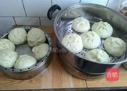 Illustration of how to make pork and eggplant stuffed buns 16