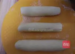 Illustration of how to make corn buns 9