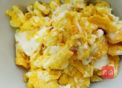 Illustration of how to make colorful fried rice 6