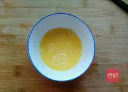 Illustration of how to make carrot, corn and egg fried rice 4