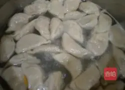 Illustration of how to make lobster and pork dumplings 15