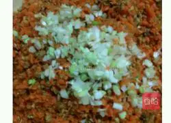 Illustration of how to make radish, egg and meat dumplings 5