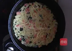 Illustration of how to make delicious potato pancakes 5