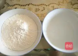 Illustration of making homemade stuffed glutinous rice balls 1