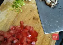 Illustration of how to make mushroom and egg fried rice 2