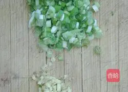 Illustration of how to make dumplings with pork and sophora flower stuffing 6