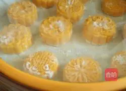 Illustration of making homemade glutinous rice and bean paste cake 9