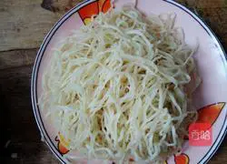 Illustration of how to make fried beans and fried noodles 5