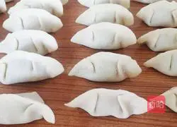 Cucumber Illustration of how to make dumplings 11