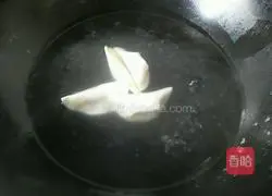 Dumplings Illustration of making noodles 3