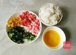 Illustration of how to make sausage and egg fried rice 1