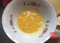 Illustration of how to make dried egg steamed buns 2