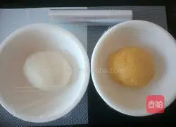 Illustration of how to make pumpkin blossom steamed buns 9