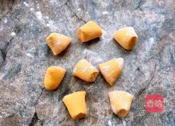 Illustration of making chrysanthemum steamed buns 2