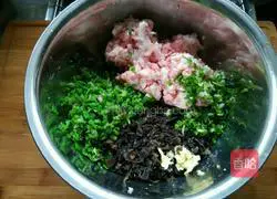 Illustration of how to make celery and meat dumplings 4