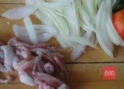 Illustration of how to make fried noodles with eggs 2