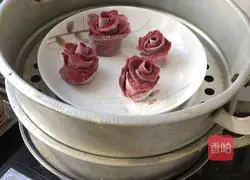 Illustration of how to make rose steamed buns 10
