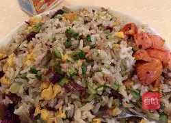 Illustration of how to make fried rice with preserved eggs 7