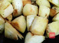 Illustration of how to make barbecue flavored steamed buns 5