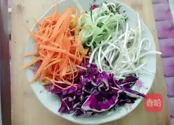 Illustration of how to make three-strand noodles 3