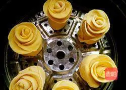 Illustration of how to make rose pumpkin steamed buns 20